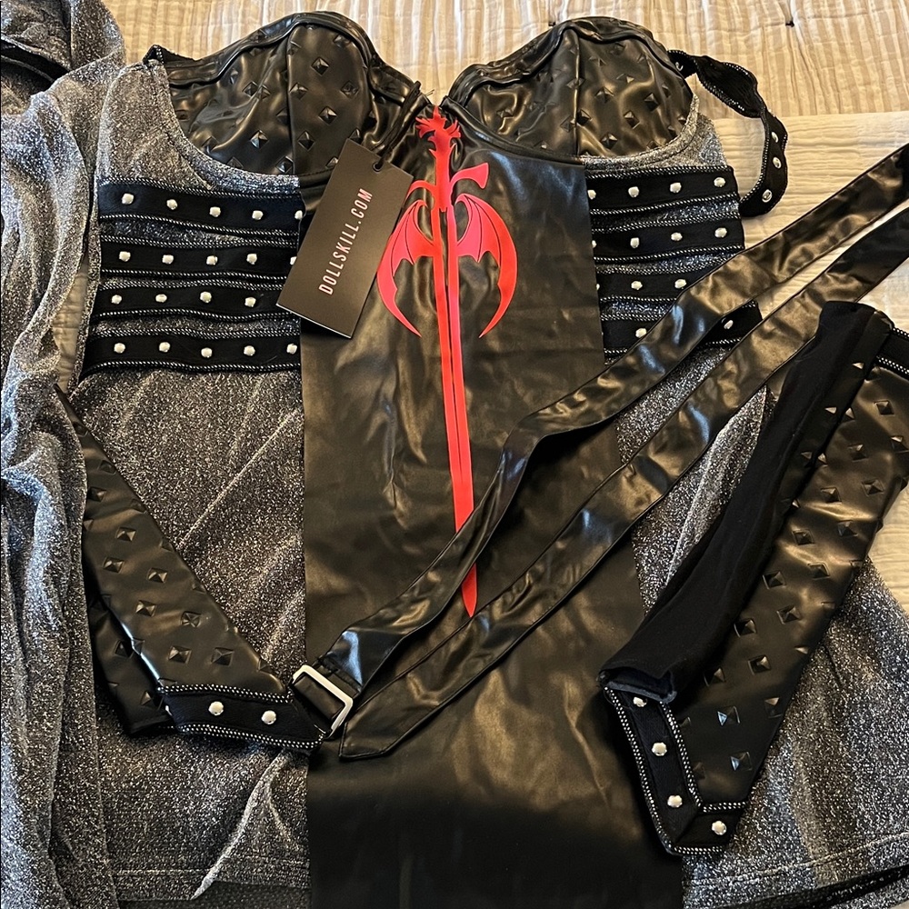 Tricks N’ Treatz Black and Silver sexy Knight Costume with Red Accents - Picture 4 of 6